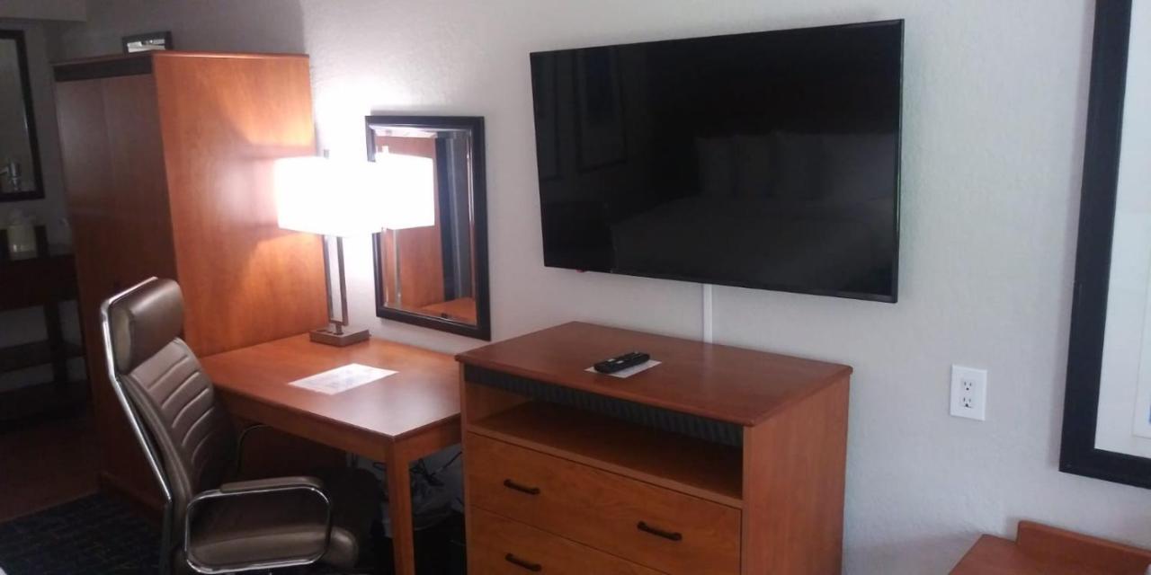Surestay Plus Hotel By Best Western Clearwater Central 外观 照片