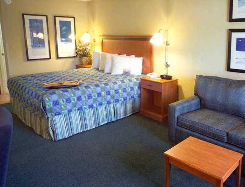 Surestay Plus Hotel By Best Western Clearwater Central 外观 照片